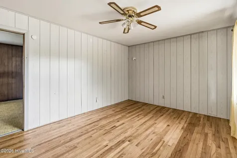 112 Jefferson Drive Hoffman NC 28347