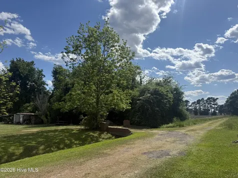 3 W Hayes Street Burgaw NC 28425