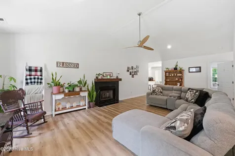 214 Trappers Trail New Bern NC 28560