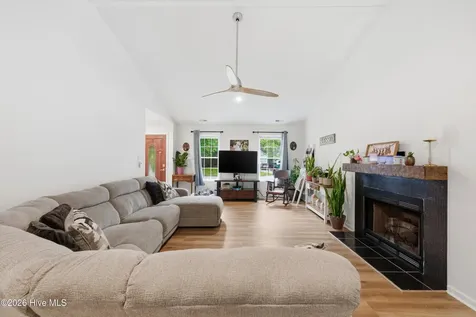 214 Trappers Trail New Bern NC 28560