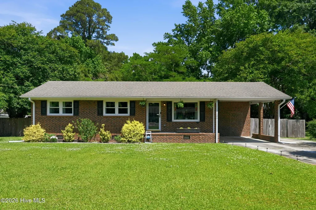 124 Humphrey Boulevard Richlands NC 28574