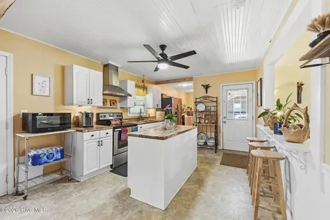 124 Humphrey Boulevard Richlands NC 28574