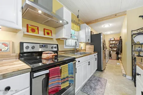124 Humphrey Boulevard Richlands NC 28574