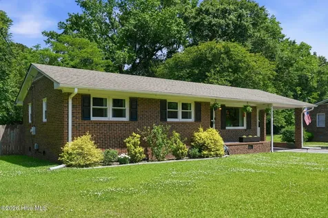124 Humphrey Boulevard Richlands NC 28574
