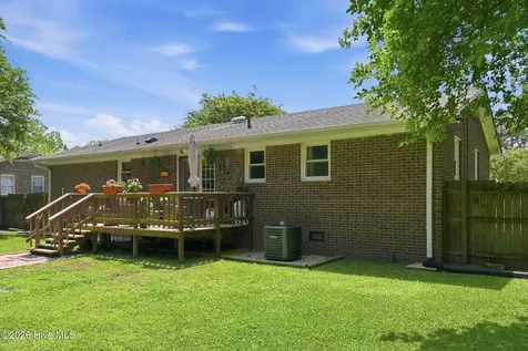 124 Humphrey Boulevard Richlands NC 28574