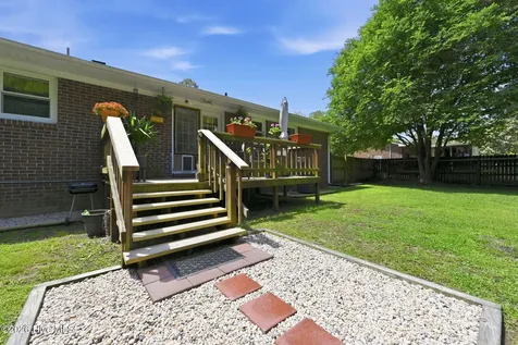 124 Humphrey Boulevard Richlands NC 28574
