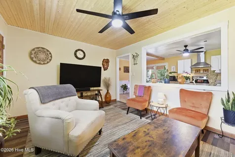 124 Humphrey Boulevard Richlands NC 28574