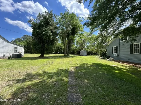 317 W Grubb Street Hertford NC 27944