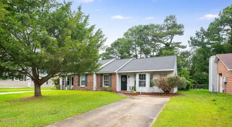 2314 Knollwood Lane Midway Park NC 28544