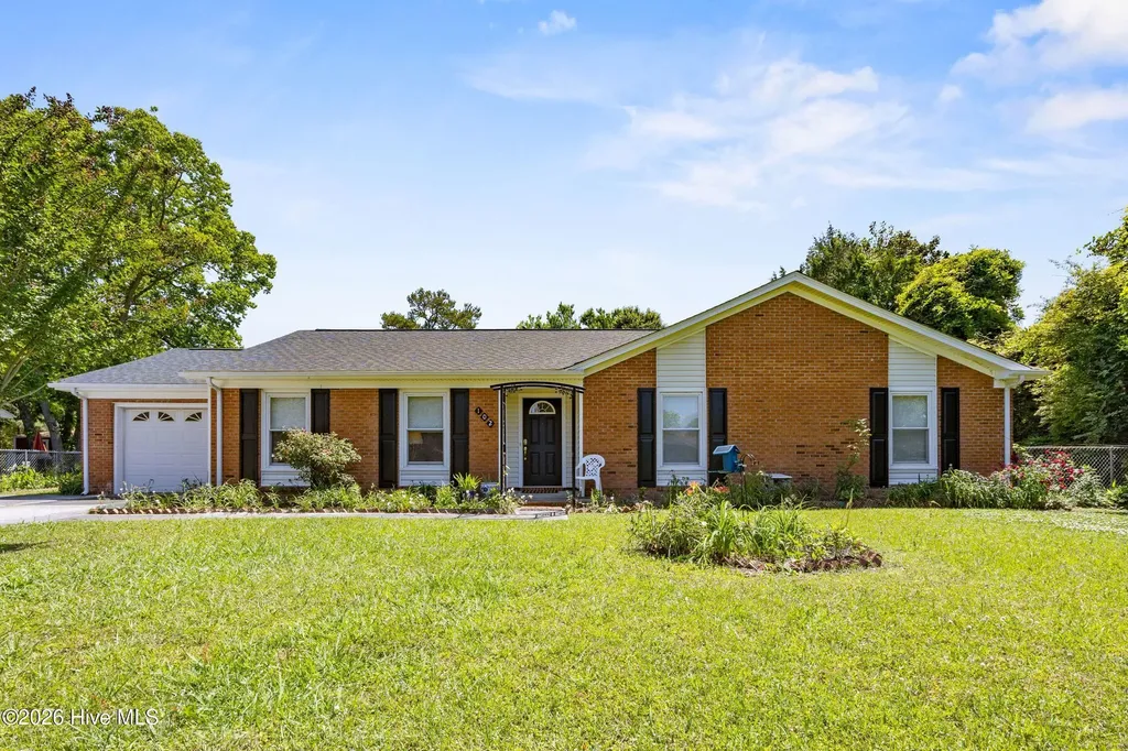 102 Greenbriar Drive Jacksonville NC 28546
