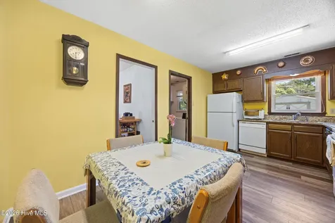 102 Greenbriar Drive Jacksonville NC 28546