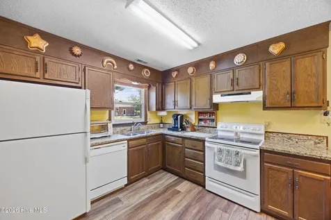 102 Greenbriar Drive Jacksonville NC 28546