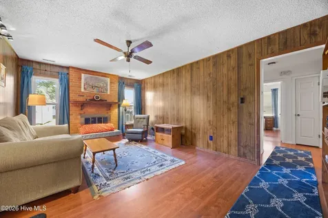 102 Greenbriar Drive Jacksonville NC 28546