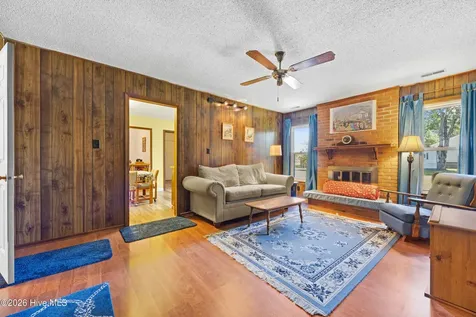 102 Greenbriar Drive Jacksonville NC 28546