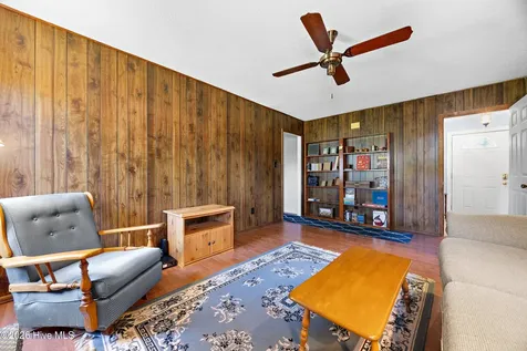 102 Greenbriar Drive Jacksonville NC 28546