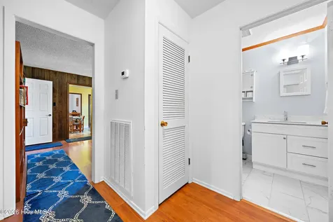 102 Greenbriar Drive Jacksonville NC 28546