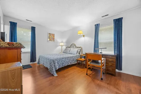 102 Greenbriar Drive Jacksonville NC 28546