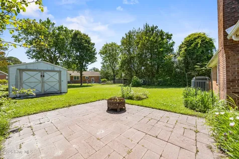 102 Greenbriar Drive Jacksonville NC 28546