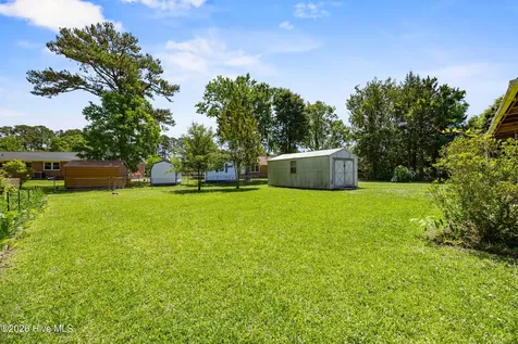 102 Greenbriar Drive Jacksonville NC 28546