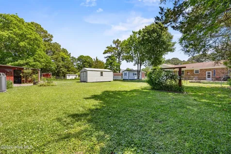 102 Greenbriar Drive Jacksonville NC 28546
