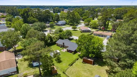 102 Greenbriar Drive Jacksonville NC 28546