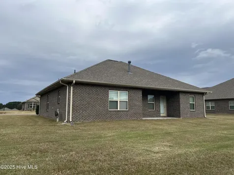 208 S Merganser Drive Pikeville NC 27863