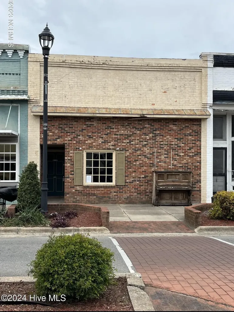 119 N Center Street Mount Olive NC 28365