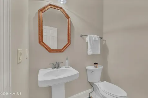 2006 Kenilworth Lane Wilmington NC 28405