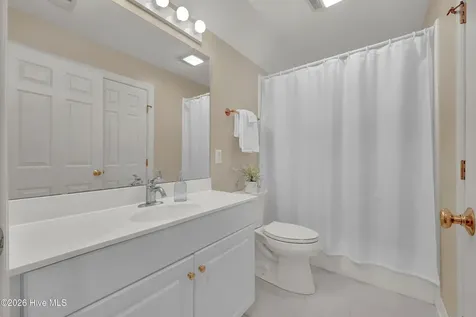 2006 Kenilworth Lane Wilmington NC 28405