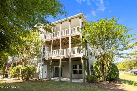 200 Lighthouse Lane Cedar Point NC 28584
