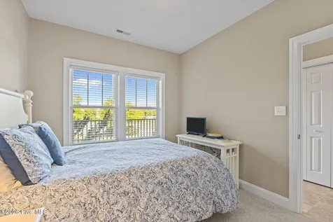 200 Lighthouse Lane Cedar Point NC 28584
