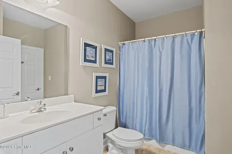 200 Lighthouse Lane Cedar Point NC 28584