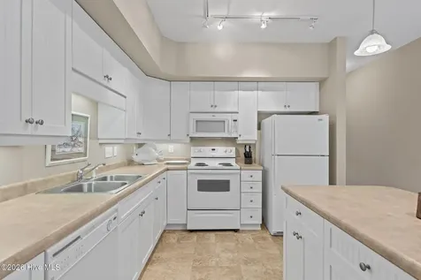 200 Lighthouse Lane Cedar Point NC 28584