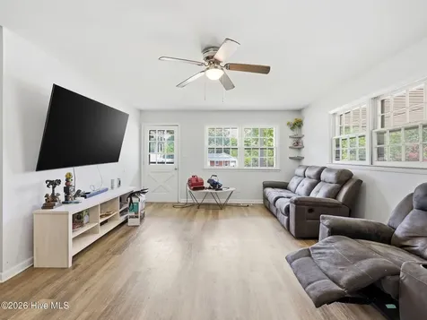 103 Arthur Court Jacksonville NC 28546