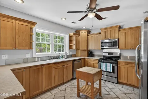 575 Island Creek Road Rocky Point NC 28457
