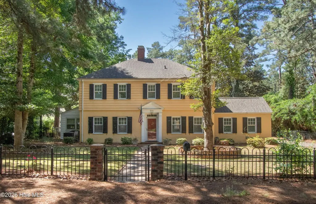 310 E Morganton Road Southern Pines NC 28387