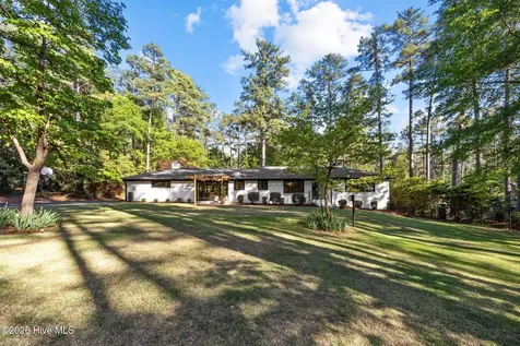565 S Valley Road Southern Pines NC 28387