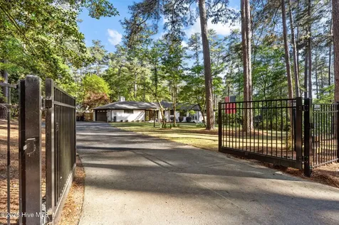 565 S Valley Road Southern Pines NC 28387