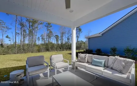 530 Glitter Bay Loop Shallotte NC 28470