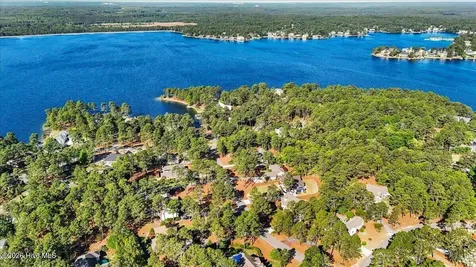 134 Fawnwood Drive Seven Lakes NC 27376