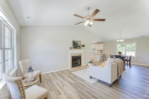 308 Big Tree Lane Chinquapin NC 28521