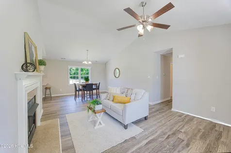 308 Big Tree Lane Chinquapin NC 28521