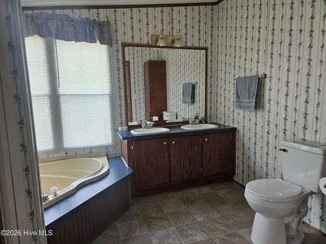 108 Tiff Lane Elizabeth City NC 27909