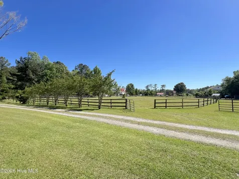 1002 Howells Road Grantsboro NC 28529