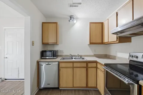 200 E Cameron Court Jacksonville NC 28546