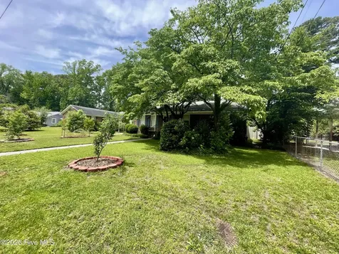 106 W Berkshire Road Greenville NC 27858