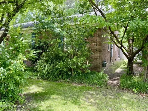 106 W Berkshire Road Greenville NC 27858