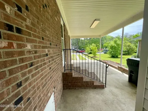 106 W Berkshire Road Greenville NC 27858