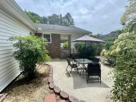 106 W Berkshire Road Greenville NC 27858