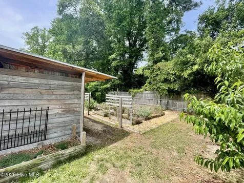 106 W Berkshire Road Greenville NC 27858